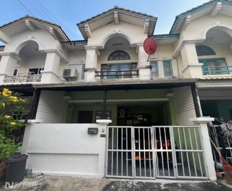 68121158 : ขายทาวน์เฮ้าส์ 2 ชั้น ขนาด 3 ห้องนอน บนที่ดิน 20.6 ตารางวา หมู่บ้านซื่อตรง ลีลาวดี ซอย พหลโยธิน 54/1 บ้านสวย น่าอยู่ ราคาดีๆ 1