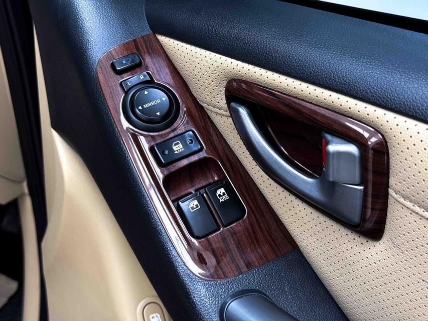 HYUNDAI GRAND STAREX 2.5 VIP โฉมปี (18-ปัจจุบัน) 2019 รูปที่ 11