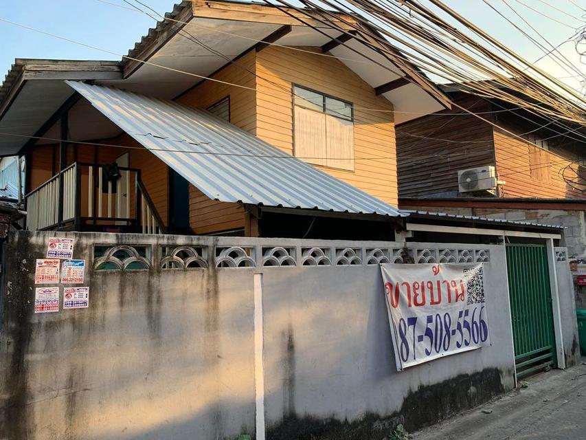 ขายบ้านเดี่ยว 2 ชั้น ครึ่งปูน ครึ่งไม้ รถยนต์จอดในบ้านได้ ใกล้รถไฟฟ้าสามแยกไฟฉาย และโรงพยาบาลศิริราช 4