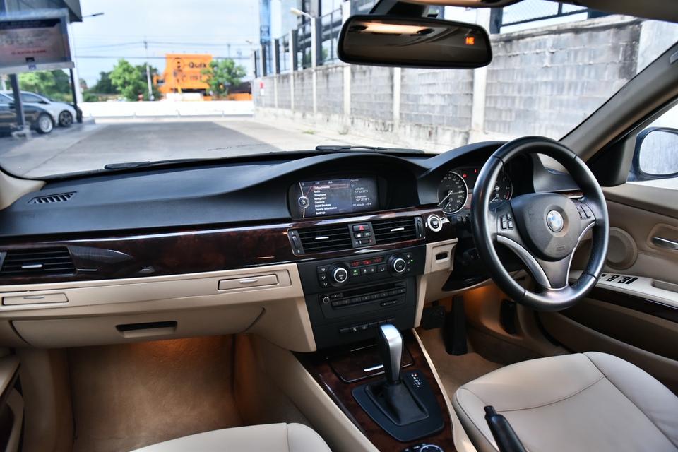2010 แท้ BMW 320i SE LCI V-Shape E90 ทะเบียนคืน"🎊 รูปที่ 12
