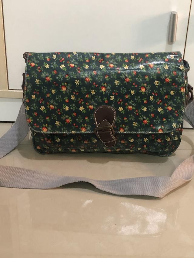กระเป๋าสะพายcath kidstonมือสงสภาพใหม่