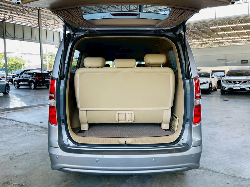 Hyundai H-1 2.5 Deluxe 2018 15