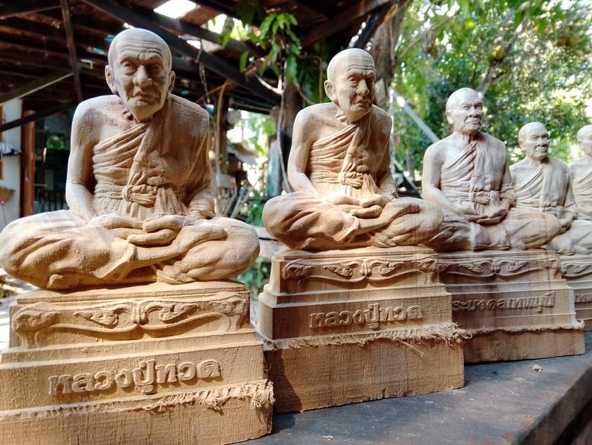 งานแกะสลักไม้ของที่ระลึก รูปที่ 3