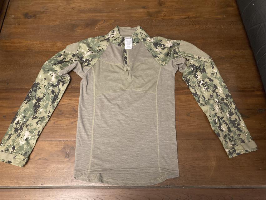 เสื้อทหาร multicam us army combat shirt จาก usa Zise M