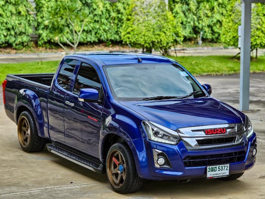 Isuzu 