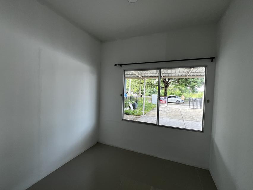 ทาวน์โฮม 2ชั้น(หน้ากว้าง5.5เมตร) 4ห้องนอน 2ห้องน้ำ 4ที่จอดรถ (บ้านหลังริมมีหน้าต่างทุกห้อง) 10