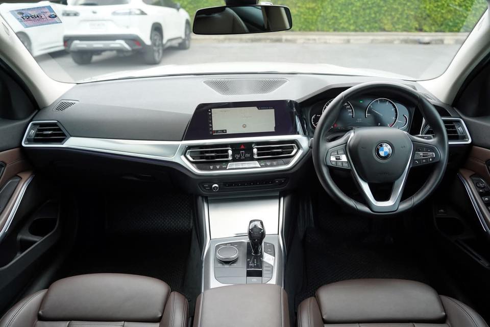 320d Limousine RHD 12