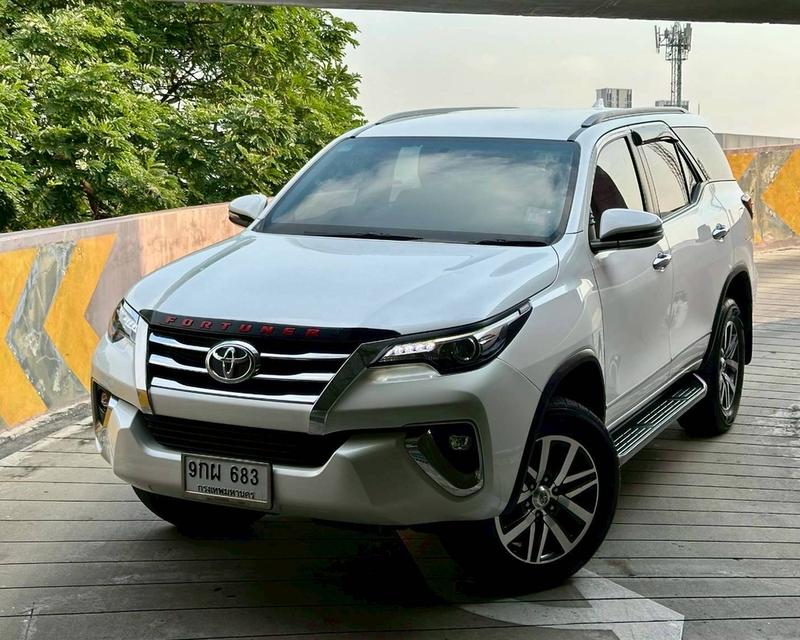 รหัสรถ NP683 Toyota Fortuner 2.4G เกียร์ Auto 2WD สีขาวมุก ปี2019 จด2020 รูปที่ 2