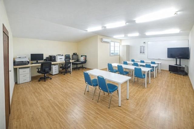 ตลาดลำปลาทิว 2 กม. ตรม.ละ 50 บาท ลด50% ถูกที่สุดในโลก นิคมลาดกระบัง 1 กม. โกดังให้เช่าพร้อมสำนักงาน 3 นอน 4 น้ำ 175ตร.ว. 2