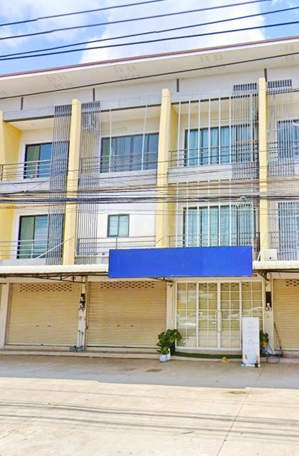 หลวงพ่อโสธร ติดถนนเมน เมกะโฮม 1.6 กม. อาคาร 3 ชั้น 24 ตร.วา. 284 ตร.ม. บางกรูด บ้านโพธิ์ ฉะเชิงเทรา 3นอน 3 น้ำ พร้อมเฟอร