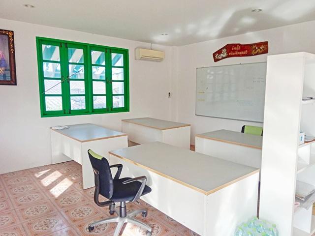 นิคมอุตสาหกรรม WHA4 3.6กม. 8ไร่ ขาย โรงงาน รร.อนุบาลบ้านแม่น้ำคู้ 2.8 กม ตลาดแยกพวงมาลัย 1.9 กม. 2ชั้น 2,015ตร.ม. รพ.ปลว 8