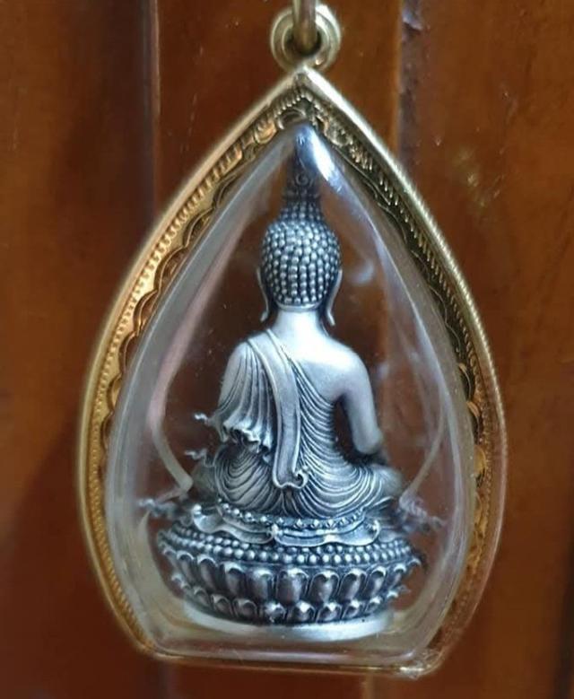 รูปหล่อพระพุทธเลี่ยมทอง