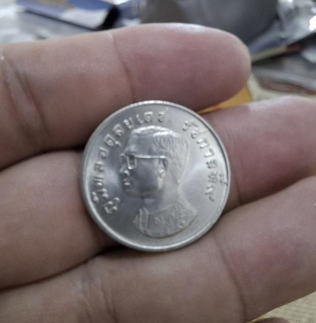 เหรียญ 1 บาทครุฑ ไม้ผ่านใช้ รูปที่ 4