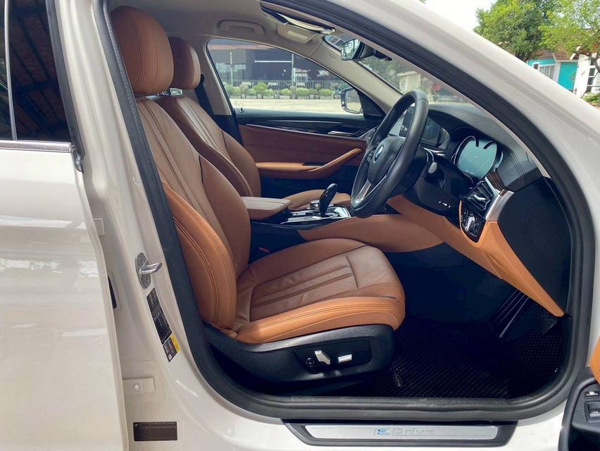 BMW 530e Luxury 2018 ใช้น้อยมาก 23,500 โล สภาพสวยใหม่มากๆ คุ้มจริงๆครับ 9