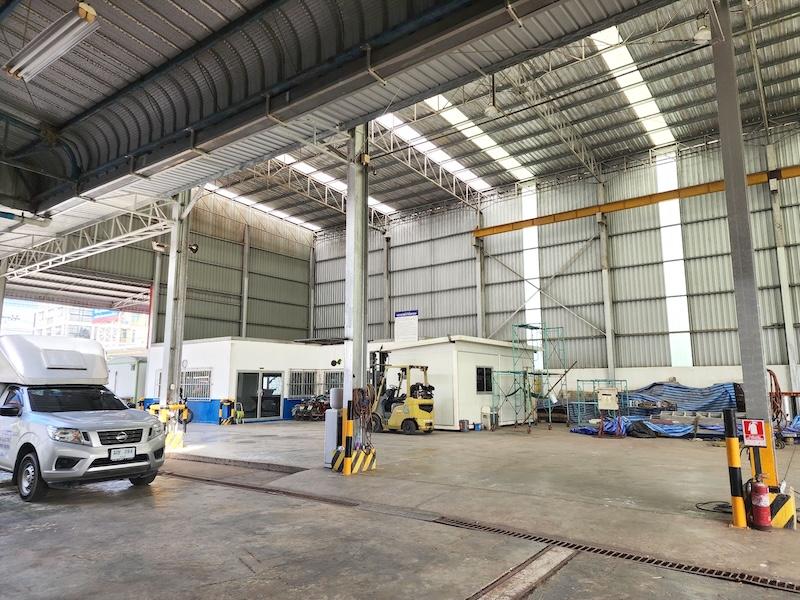 ขายที่ดินพร้อมสิ่งปลูกสร้างเนื้อที่ 4.5ไร่ โกดัง/สำนักงาน ติดถนนหลัก ทำเลดี เหมาะพัฒนาเป็นสำนักงาน ห้างร้าน 1