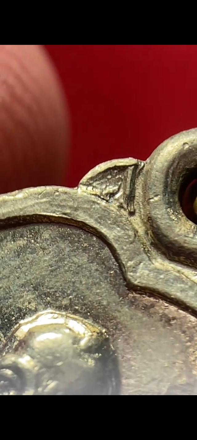 หลวงพ่อกวยหลังหนุมานปี 21 สภาพสวยมากแบ่งปันให้ครับ รูปที่ 8