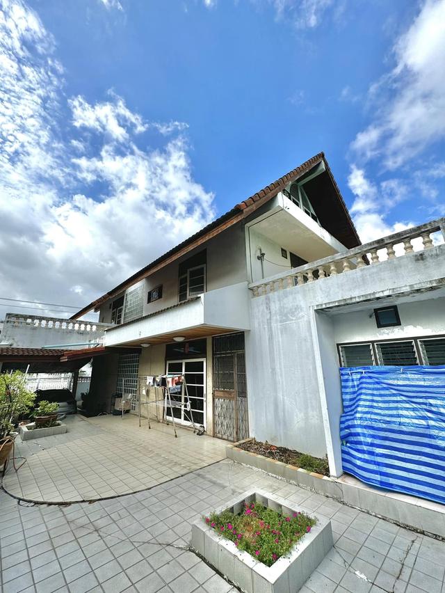 ขายบ้านเดี่ยว 3 ชั้น บรรยากาศส่วนตัวสุดๆ ใจกลางย่านสาทร-นราธิวาสฯ ใกล้โรงเรียนชั้นนำ และห้างครบวงจร
