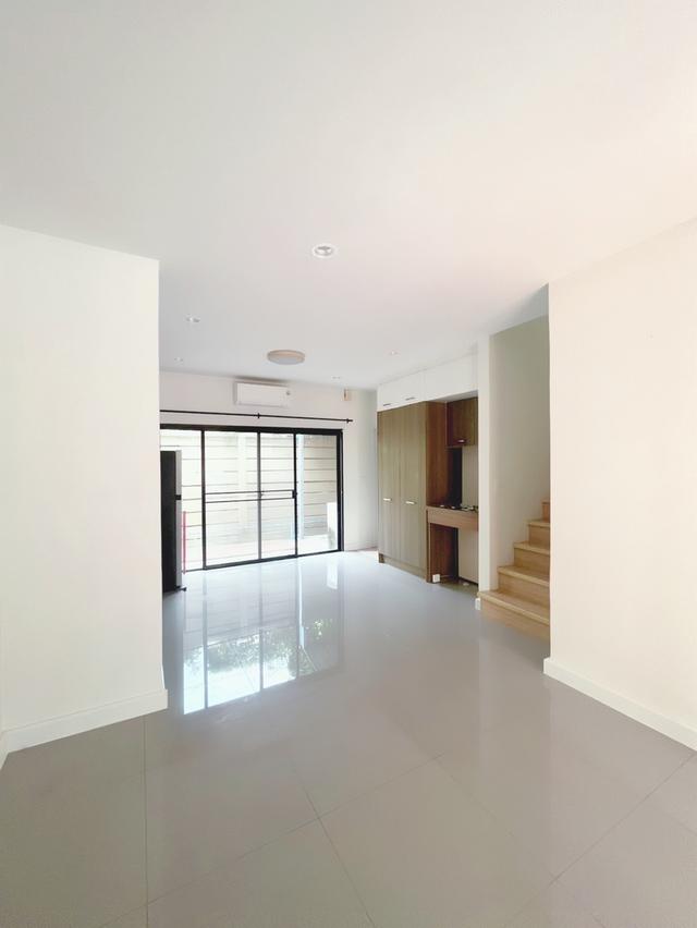 ปล่อยเช่าทาวน์โฮม 2 ชั้น โครงการ Urbano รามคำแหง 94  2