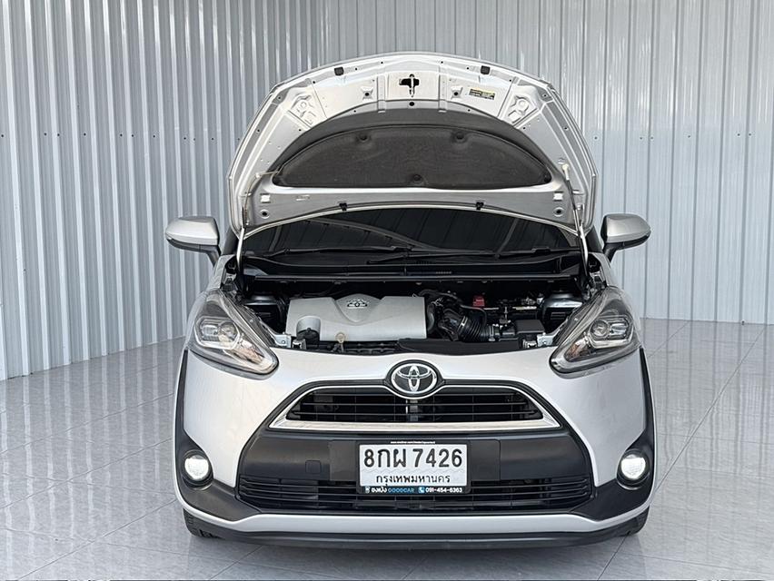 Toyota Sienta 1.5V เกียร์ออโต้ ปี19  4