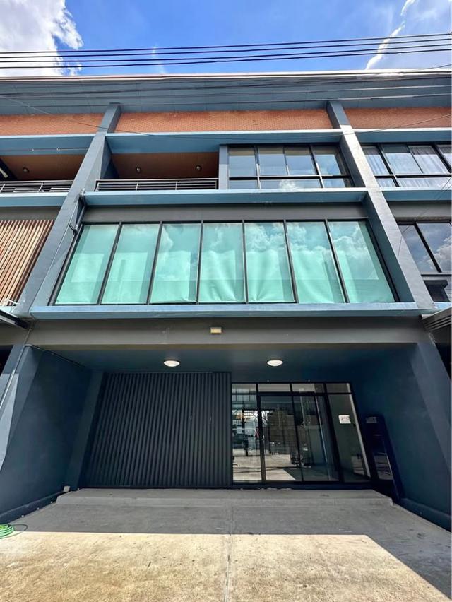 ให้เช่า Townhome กึ่ง Home Office 3 ชั้น หน้ากว้าง 8 เมตร  หมู่บ้าน Haus35 ไลน์ไอดี ✅ @ibx7531n 1