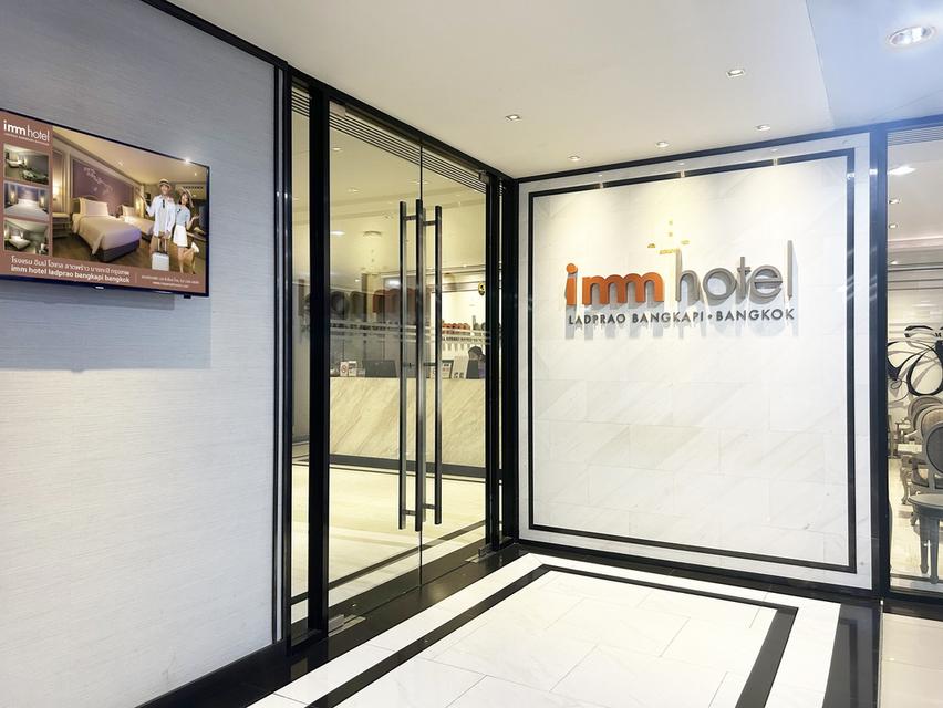 Weekly/Monthly Room Rentals at Imm Hotel Ladprao, Bangkapi, Bangkok. Excellent location near The Mall Bangkapi. 2