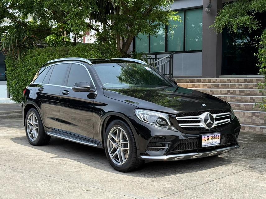 2019 BENZ GLC 250D AMG รถมือเดียวออกป้ายแดง รถวิ่งน้อย ประวัติศูนย์ครบ ไม่เคยมีอุบัติเหตุครับ