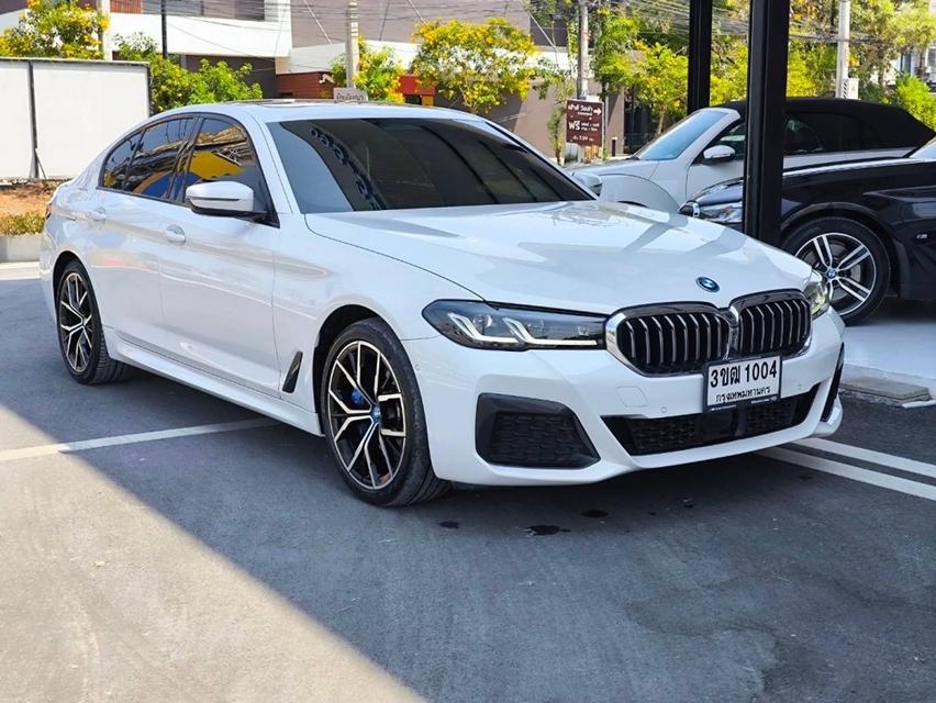 รหัสรถ KPV1004 2022 BMW 530e 2.0 M SPORT