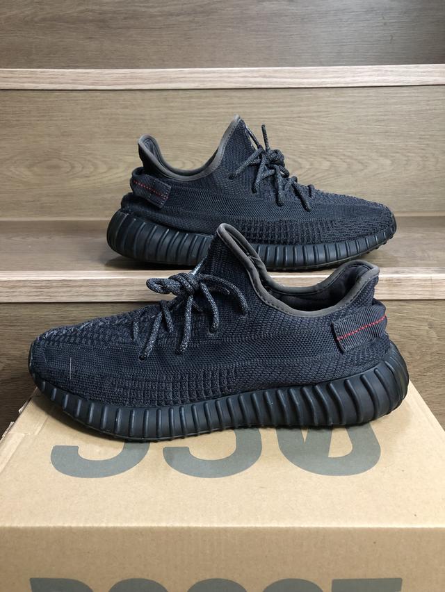 Yeezy 350 V2 Black Static