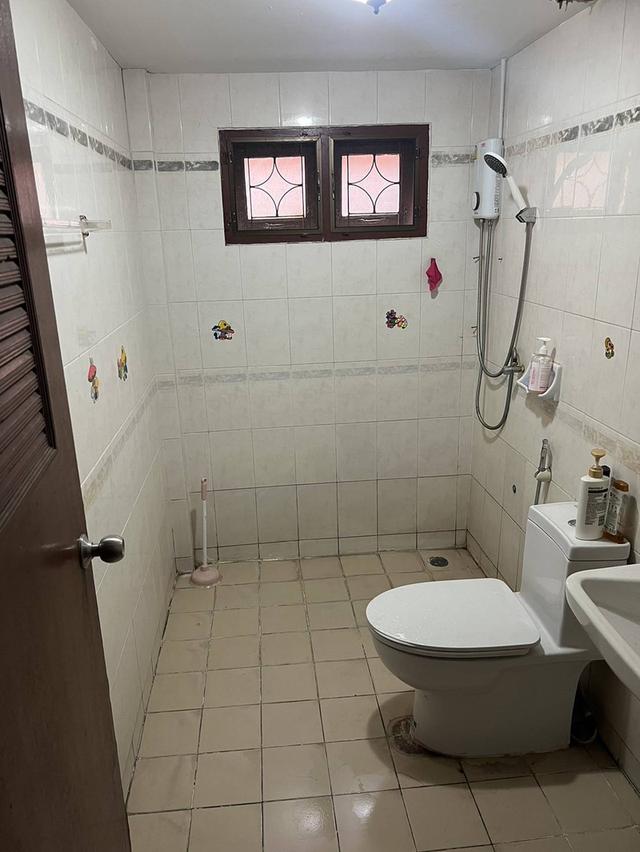 บ้านมือสอง โครงการ เลิศอุบล 4 ซ.1/1 ซอยรามอินทรา 65 ถนนรามอินทรา ขนาดพื้นที่ 50 ตารวางวา 3 ห้องนอน 2 ห้องน้ำ 7