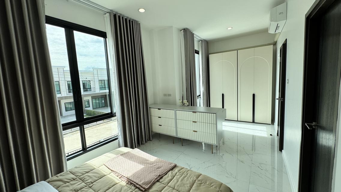 โครงการใหม่ Narit Ville ทาวน์โฮม 2 ชั้น 4 ห้องนอน 4 ห้องน้ำ 10