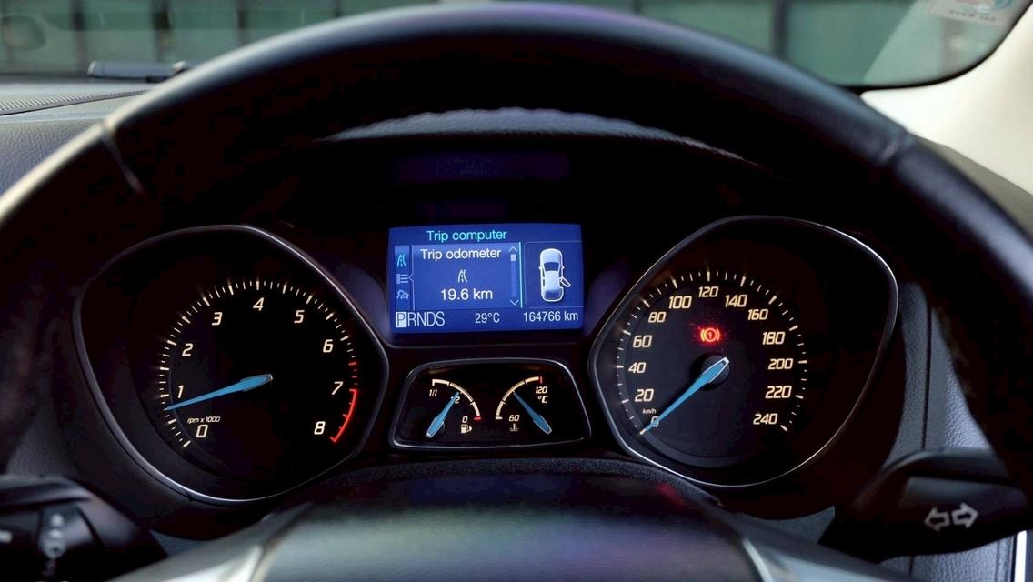 รหัสรถ KN1821 FORD FOCUS 5ประตู 2.0 TOP ปี2012 มีซันรูฟ 15