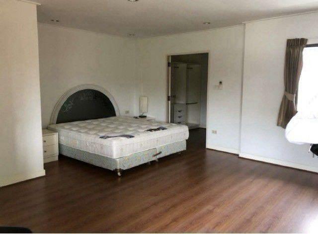 ให้เช่าบ้านเดี่ยวหลังใหญ่ 3 ชั้น หมู่บ้านนวธานี ซอยเสรีไทย 59 พื้นที่กว้าง 200 ตร.ว. เฟอร์นิเจอร์ครบพร้อมอยู่ ใกล้แฟชั่นไอส์แลนด์ บ้านเดี่ยว 3 ชั้น ห 9