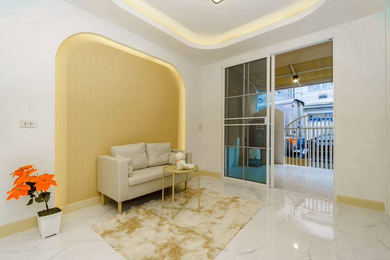 ขาย ทาวน์เฮ้าส์รีโนเวทใหม่เอี่ยม หมู่บ้านบัวทอง 4  3