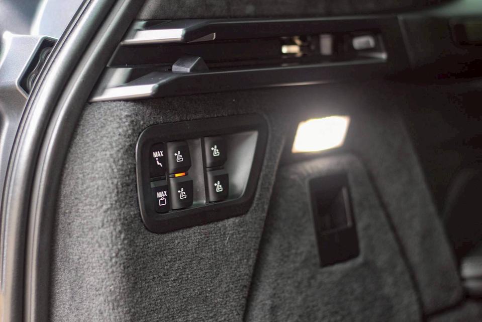BMW X7 (G07) xDRIVE 40d MSport 2022 สวยไร้ตำหนิ ถูกกว่าป้ายแดงเกือบ3ล้านบาท 11