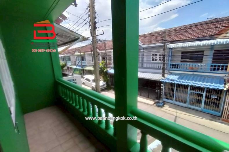 ทาวน์เฮาส์ หมู่บ้าน แอร์วิลล่า ลำลูกกา คลอง 2 เนื้อที่ 16 ตรว. ตำบลคูคต อำเภอลำลูกกา จังหวัดปทุมธานี 12