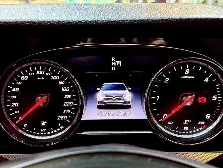 Mercedes-Benz E220d Avantgarde W213 ปี 2017 17