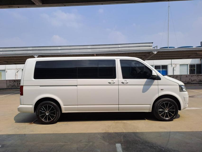 VOLKSWAGEN CARAVELLE 2.0 TDI ปี2014 สีขาว