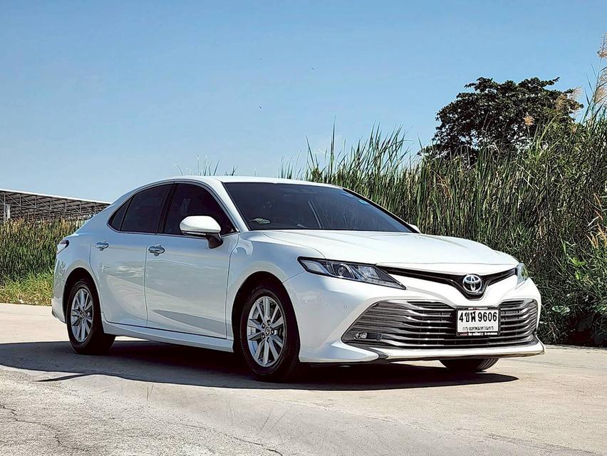 Toyota Camry 2.0G ปี19