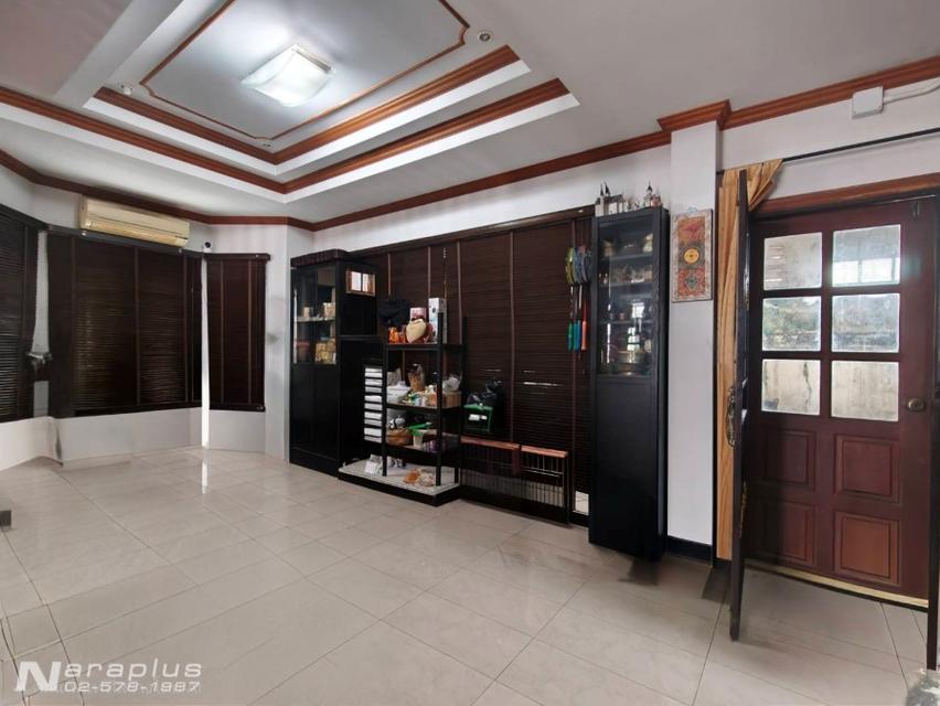 69090538 : ขายบ้านเดี่ยว 2 ชั้น พร้อมห้องใต้หลังคา ขนาด 58.3 ตรว. ถนนนาคนิวาส 37 แยก 1-8  บ้านติดตั้งโซล่าเซล ช่วยลดค่าไฟฟ้า และ เครื่องชาร์ทรถไฟฟ้า 6