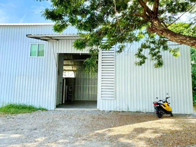 ให้เช่าโกดัง รถคอนเทนเนอร์ 20 ฟุต รร.นานาชาติ KIS 2.8 กม. สภาพใหม่พร้อมออฟฟิศ 66 ตร.วา. 265 ตร.ม. ลาดพร้าว85-95 MRT มหาด 7