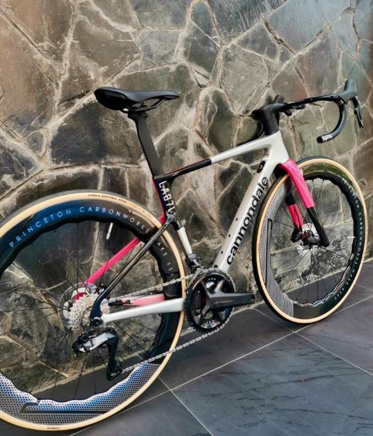 จักรยานเสือหมอบ cannondale สีชมพู รุ่น SupersixEvo LAB71 2