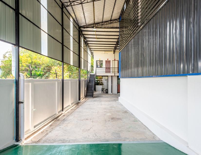 ให้เช่าโกดัง โรงงาน พร้อมสำนักงาน พร้อมห้องพักคนงาน 11 ห้อง / พื้นที่ดิน 2 ไร่ / พื้นที่ใช้สอยรวมกว่า 2,600 ตารางเมตร / ทำเล ถนนชัยพฤกษ์ 14