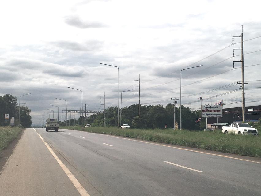 ขายที่ดินติดถนนโชคชัย-เดชอุดม (24)กม.66 เนื้อที่ 15-1-27ไร่ ตำบลหนองหัวแรต อำเภอหนองบุญมาก จังหวัดนครราชสีมา ที่ดินหน้ากว้าง 110เมตร ลึก 175เมตร 5