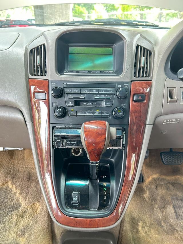 Toyota Harrier Year 2004 10