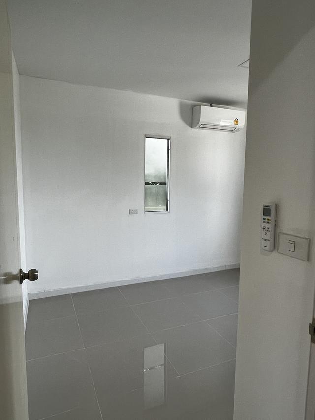 ทาวน์โฮม 2ชั้น(หน้ากว้าง5.5เมตร) 4ห้องนอน 2ห้องน้ำ 4ที่จอดรถ (บ้านหลังริมมีหน้าต่างทุกห้อง) 18