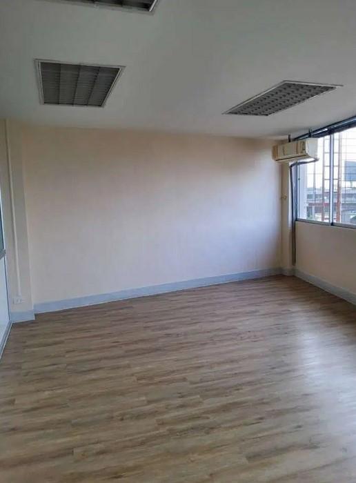 ให้เช่าสำนักงาน ชั้น5 จอดรถได้ เข้าทำธุรกิจได้เลย ตบแต่งสวย สาธุประดิษฐ์ ยานนาวา ติดกับทางขึ้นทางด่วน ทำเลดีมาก 3