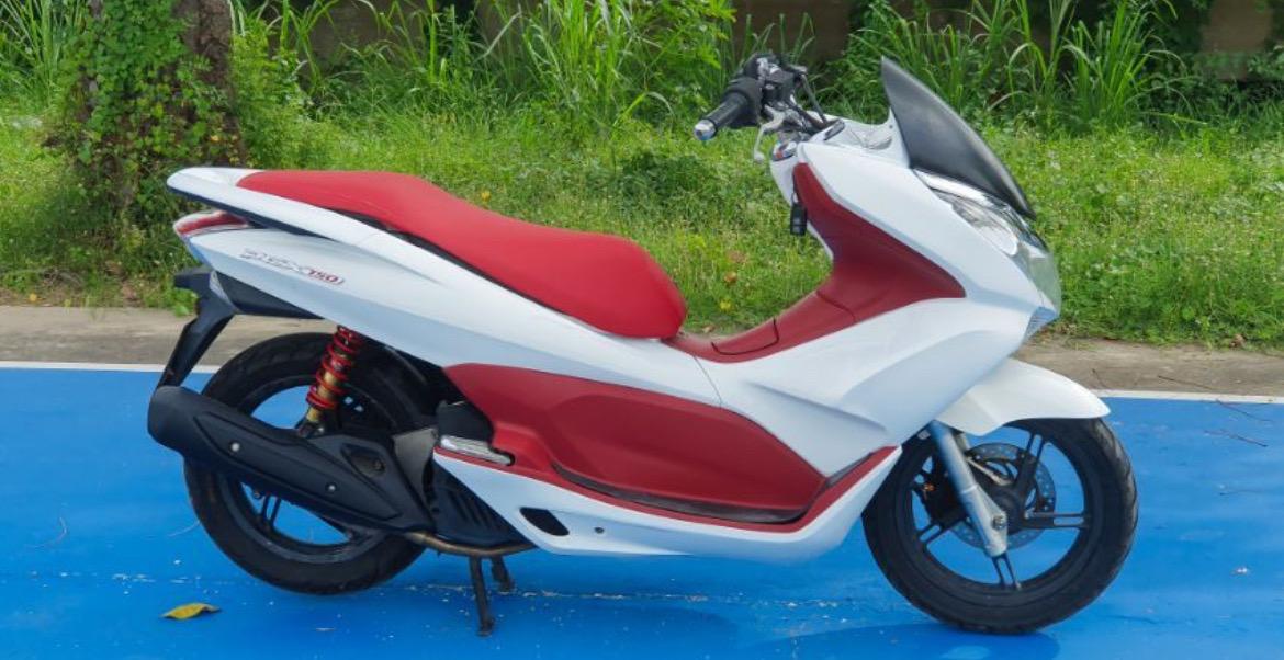 Honda PCX 150 สีขาว - แดง 2