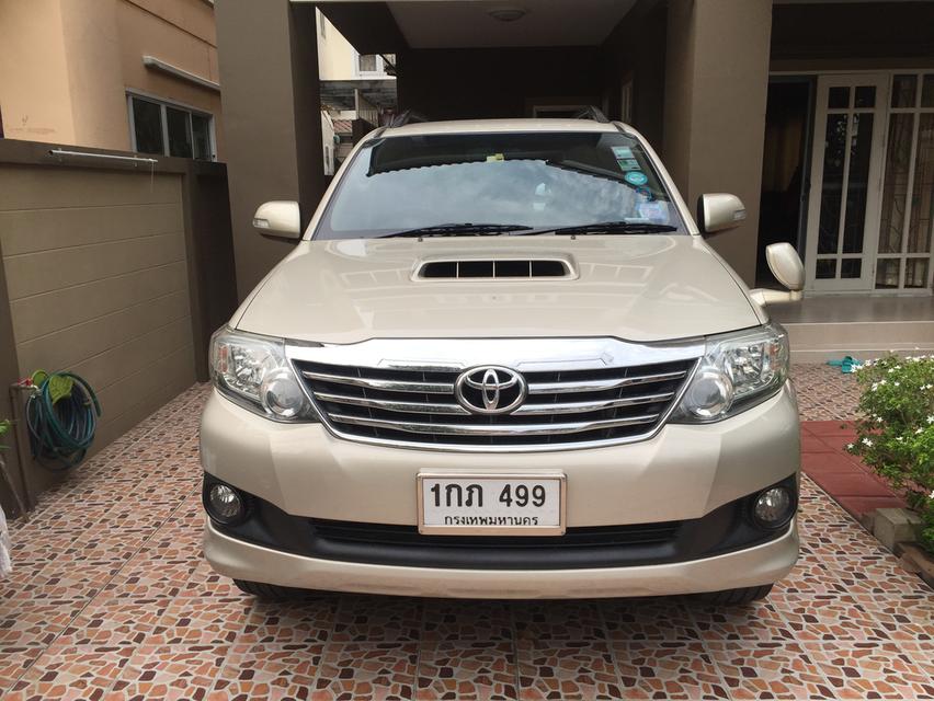 Toyota Fortuner ปี 2012