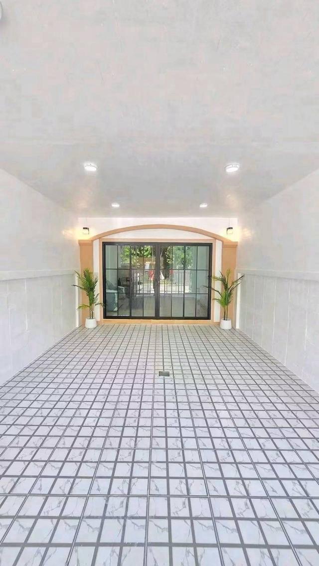 🌳 หน้าบ้านติดสวนหย่อมโครงการ ถนนเมน ซอย 2! 🏡 ✨ ขายทาวน์เฮ้าส์ 2 ชั้น 16 ตร.ว. 2 นอน 2 น้ำ ม.มนวดี บางบัวทอง 4