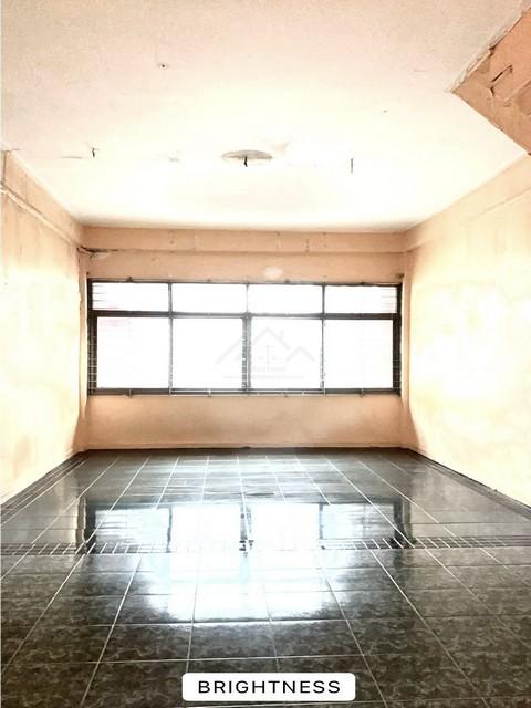 ให้เช่าอาคารพาณิชย์ 3 ชั้น 1 คูหา ติดหน้าถนนเมน สุขุมวิท ใกล้ Emquatier 500 เมตร ใกล้ BTS พร้อมพงษ์ ทำเลดีมาก แหล่งอาศัย 8